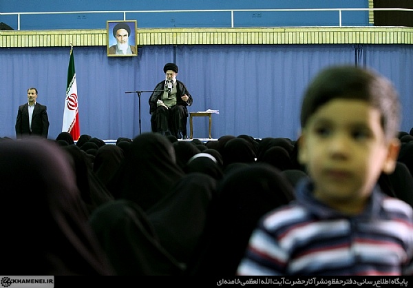 http://farsi.khamenei.ir/ndata/news/12515/C/13900301_2212515.jpg