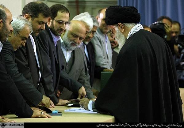 http://farsi.khamenei.ir/ndata/news/19628/H/139102150925350834_19628.jpg