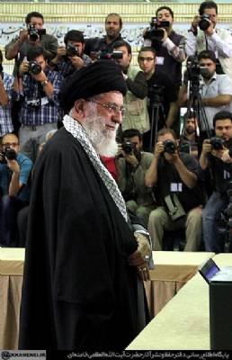 http://farsi.khamenei.ir/ndata/news/19628/H/139102150926170049_19628.jpg