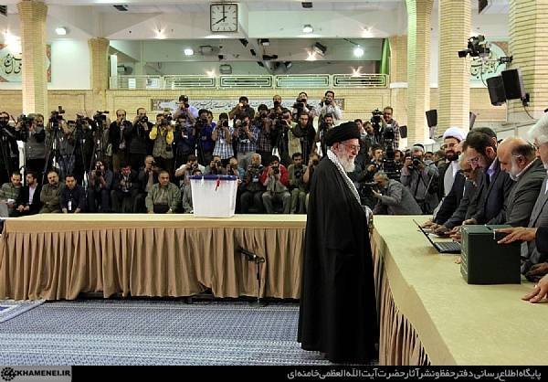http://farsi.khamenei.ir/ndata/news/19628/H/139102150926320664_19628.jpg