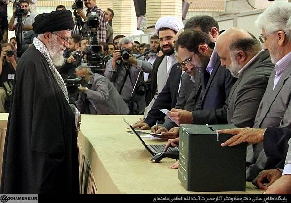 http://farsi.khamenei.ir/ndata/news/19628/H/139102150927170561_19628.jpg
