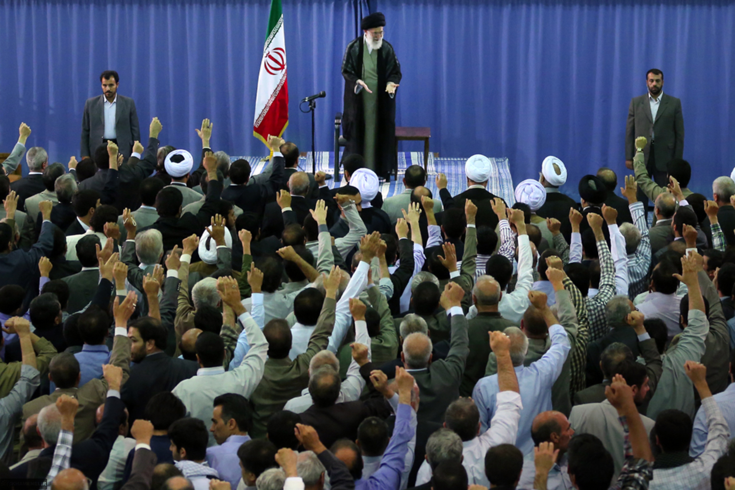 http://farsi.khamenei.ir/ndata/news/21010/B/13910703_0721010.jpg