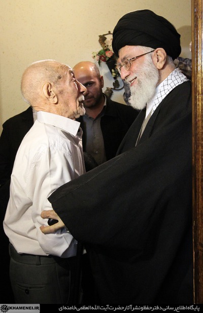 http://farsi.khamenei.ir/ndata/news/21158/C/13910720_0221158.jpg