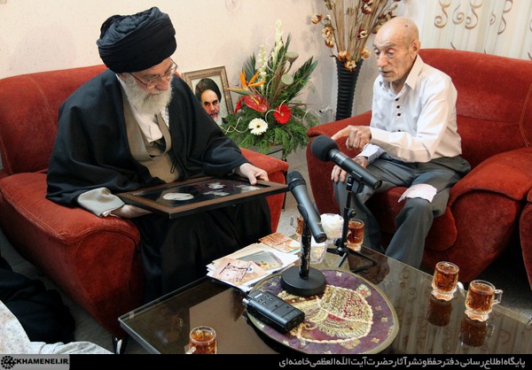 http://farsi.khamenei.ir/ndata/news/21158/C/13910720_0621158.jpg