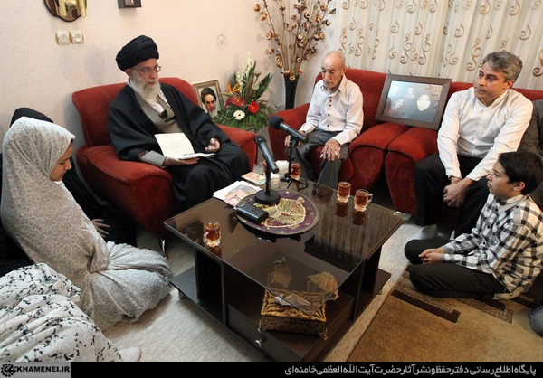 http://farsi.khamenei.ir/ndata/news/21158/C/13910720_0721158.jpg