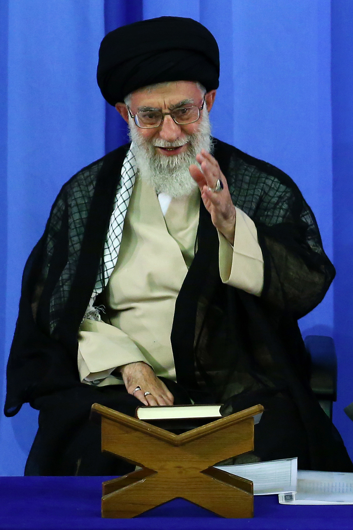 http://farsi.khamenei.ir/ndata/news/23057/B/13920419_0123057.jpg