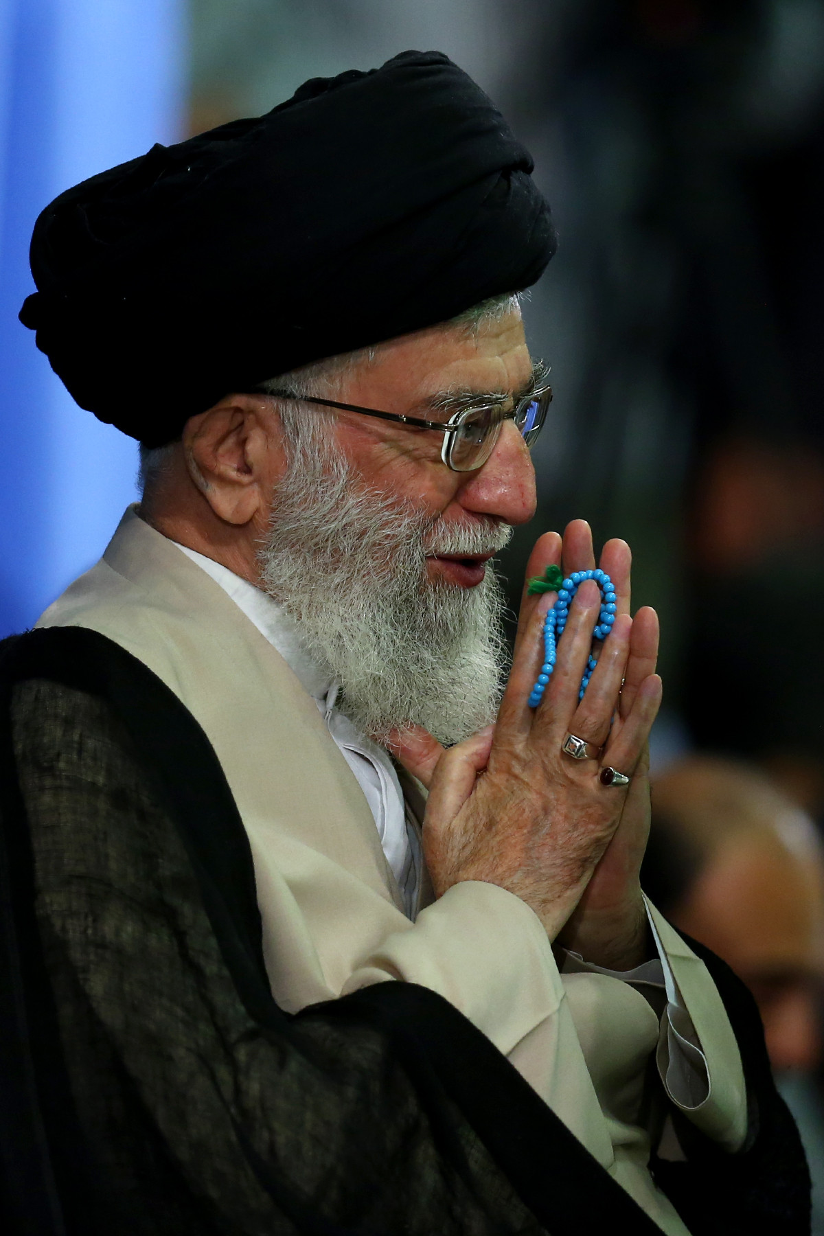 http://farsi.khamenei.ir/ndata/news/23057/B/13920419_8423057.jpg