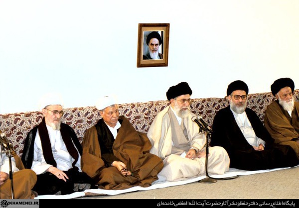 http://farsi.khamenei.ir/ndata/news/23939/C/13791127_0323939.jpg