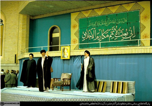 http://farsi.khamenei.ir/ndata/news/23946/C/13790804_0223946.jpg