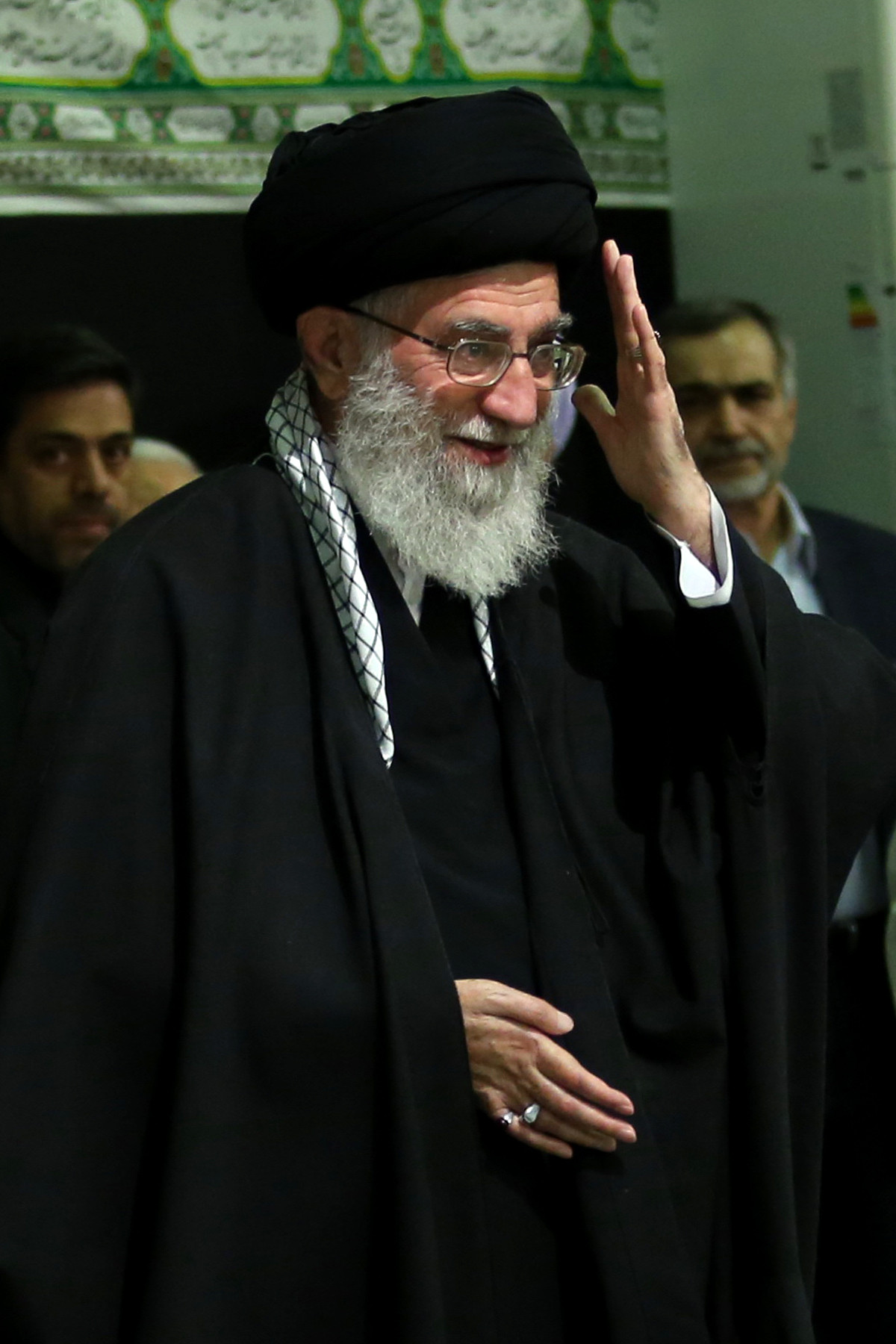 http://farsi.khamenei.ir/ndata/news/24450/B/13920820_0424450.jpg