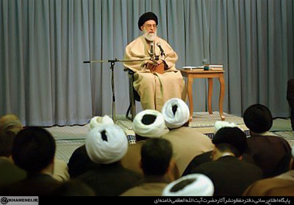 http://farsi.khamenei.ir/ndata/news/25194/C/13821120_0225194.jpg