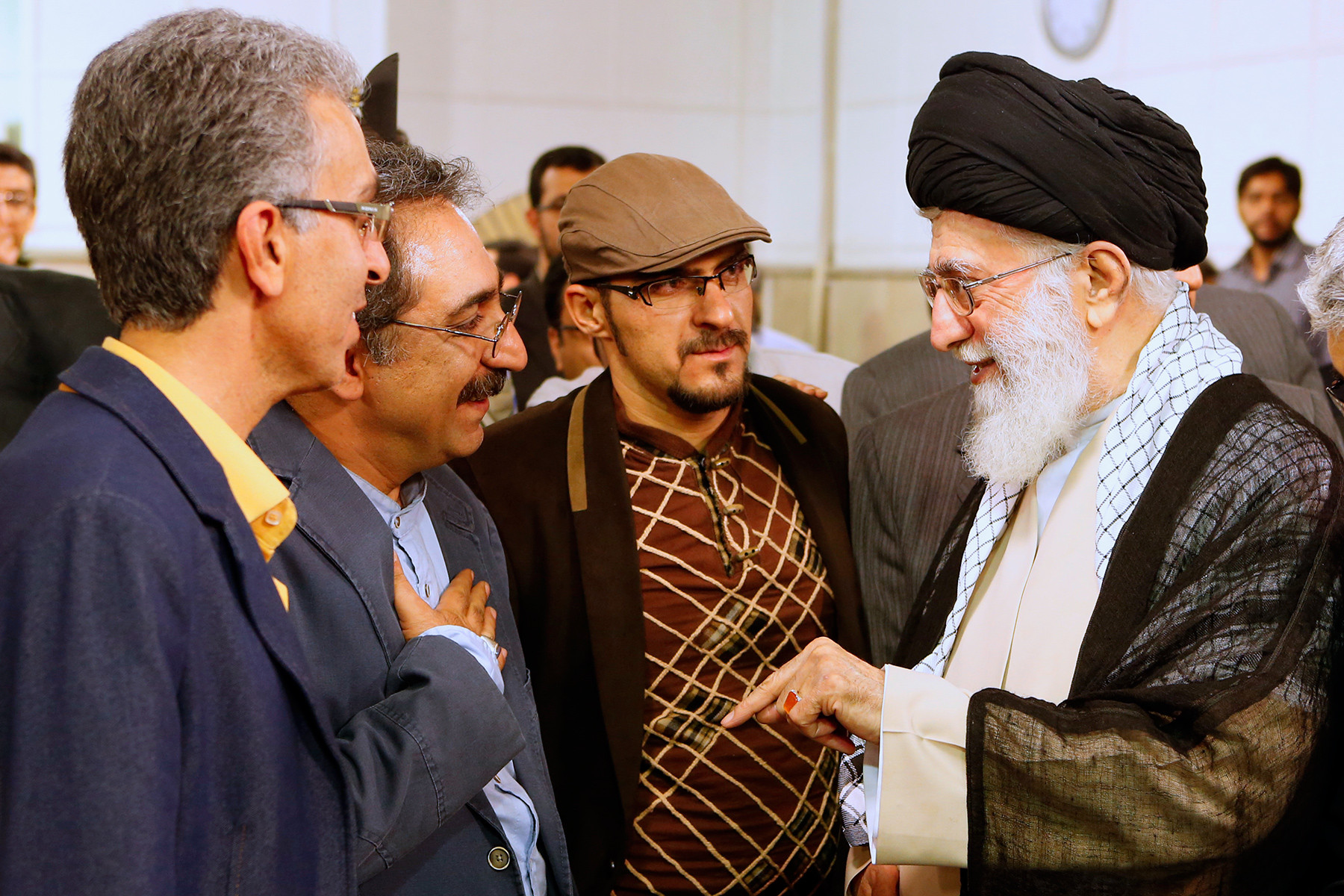 http://farsi.khamenei.ir/ndata/news/26944/B/13930421_0226944.jpg