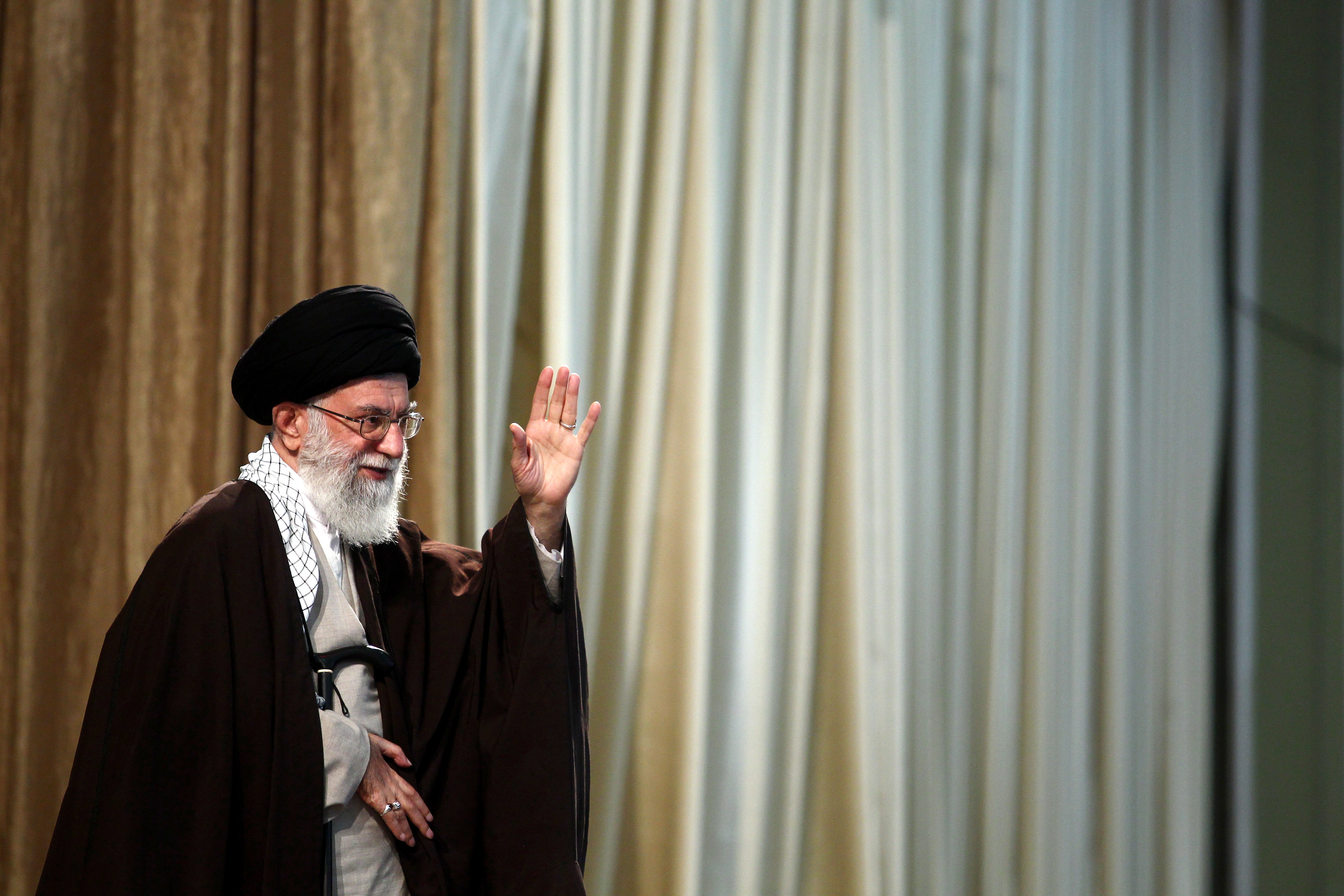 http://farsi.khamenei.ir/ndata/news/29866/B/13930309_6629866.jpg