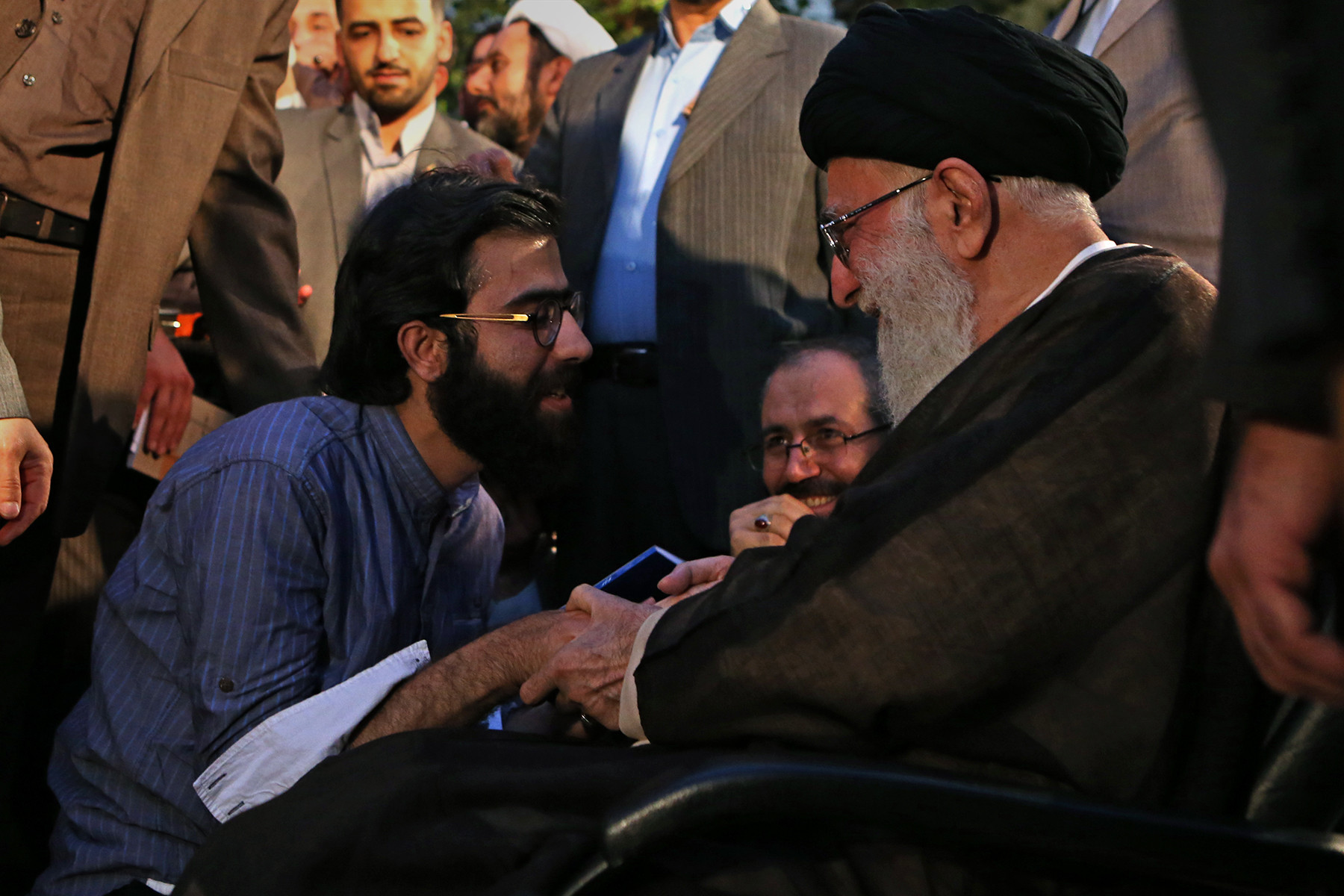 http://farsi.khamenei.ir/ndata/news/30160/B/13940410_0630160.jpg