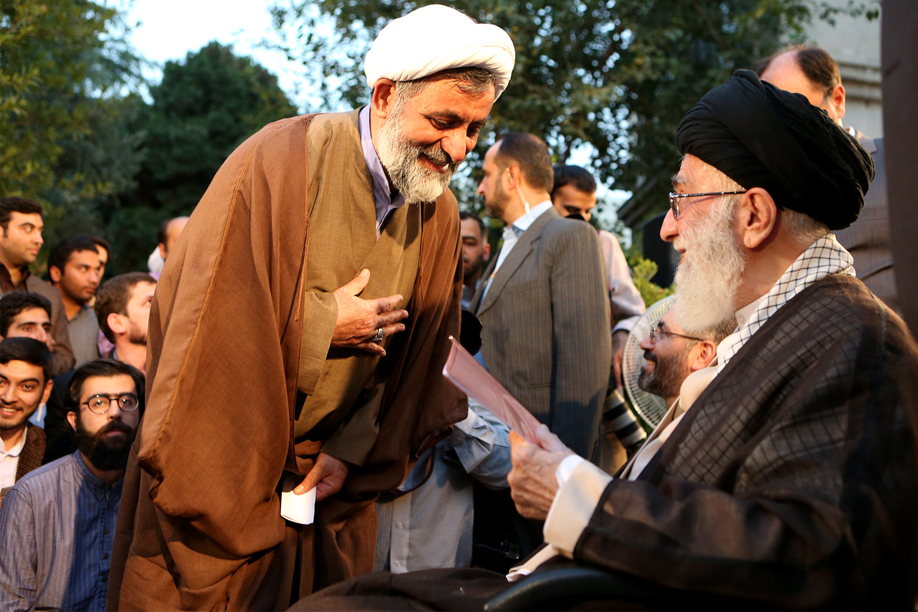 http://farsi.khamenei.ir/ndata/news/30160/B/13940410_1330160.jpg
