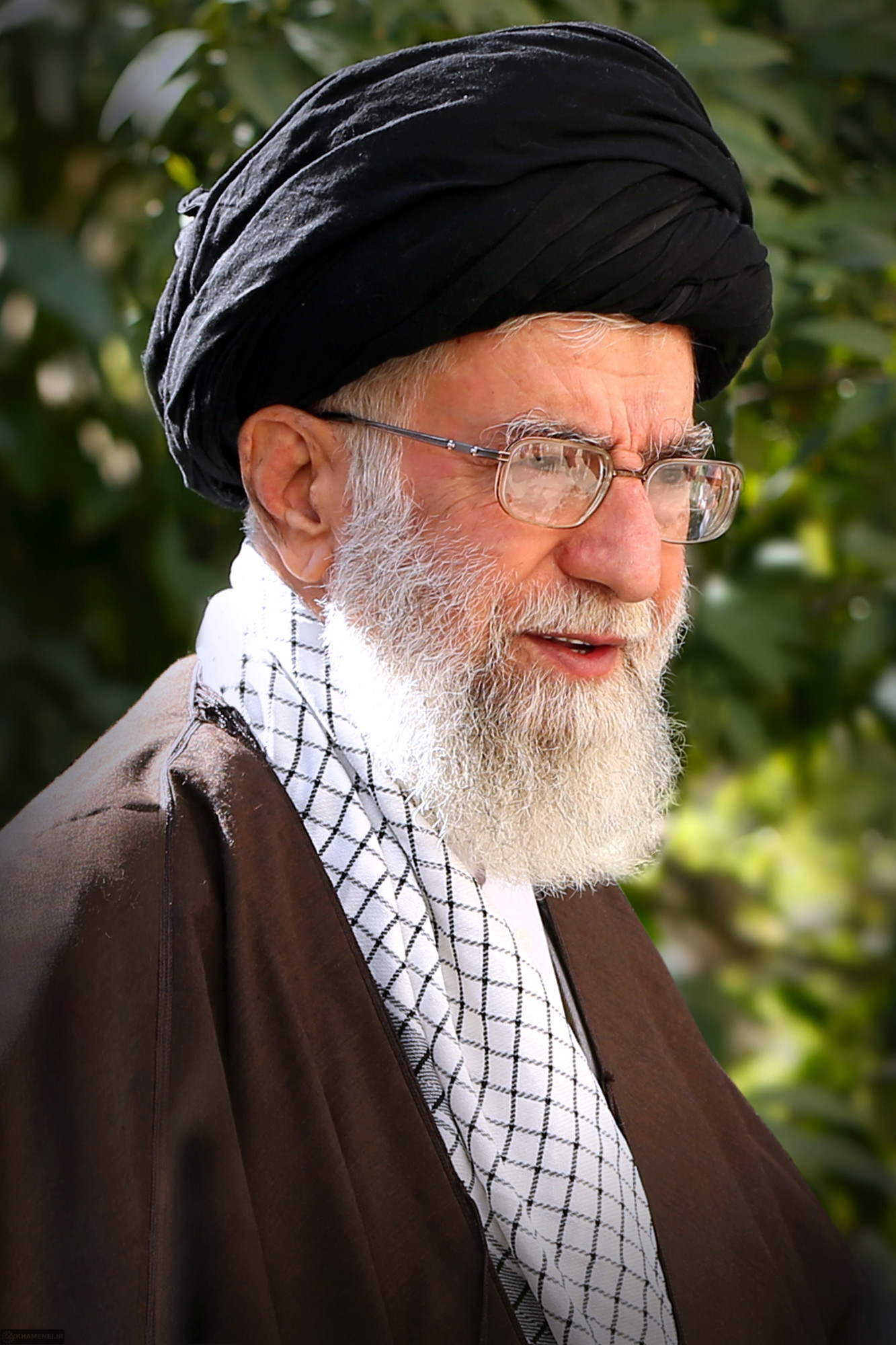 http://farsi.khamenei.ir/ndata/news/32536/B/13941218_3632536.jpg