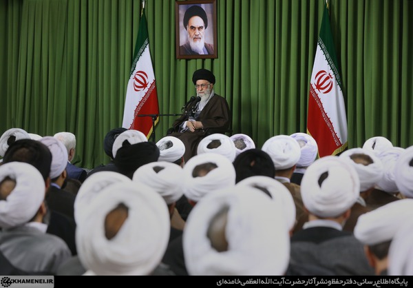 http://farsi.khamenei.ir/ndata/news/32633/C/13941225_0732633.jpg