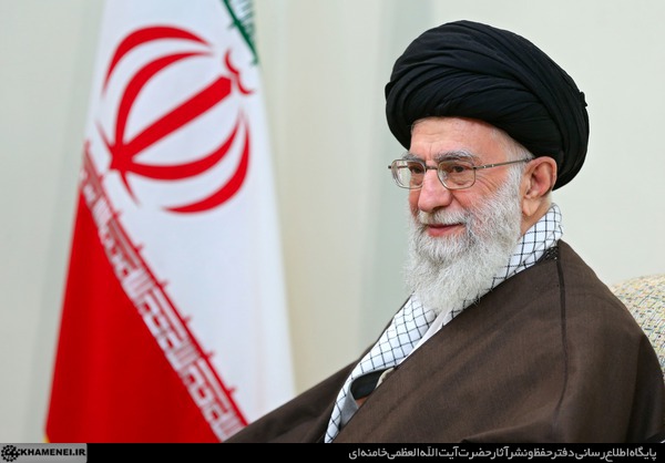 http://farsi.khamenei.ir/ndata/news/32647/C/13941225_1132647.jpg