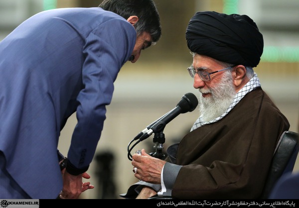 http://farsi.khamenei.ir/ndata/news/32727/C/13950111_1032727.jpg