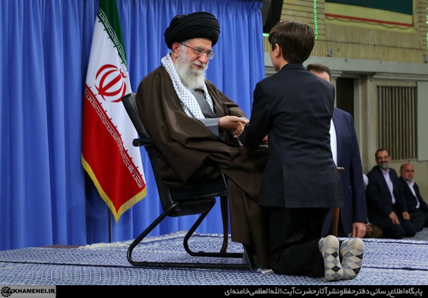 http://farsi.khamenei.ir/ndata/news/32848/C/13950201_1232848.jpg