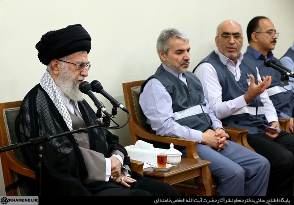 http://farsi.khamenei.ir/ndata/news/34338/C/13950623_1034338.jpg