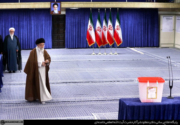 http://farsi.khamenei.ir/ndata/news/36584/C/13960229_3236584.jpg