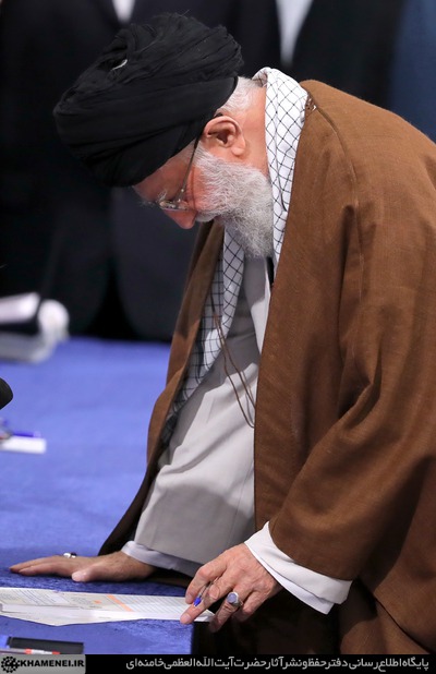 http://farsi.khamenei.ir/ndata/news/36584/C/13960229_4736584.jpg