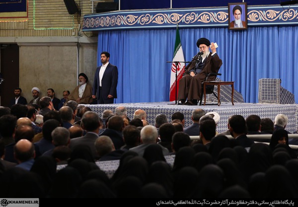 http://farsi.khamenei.ir/ndata/news/39415/C/13970129_1139415.jpg