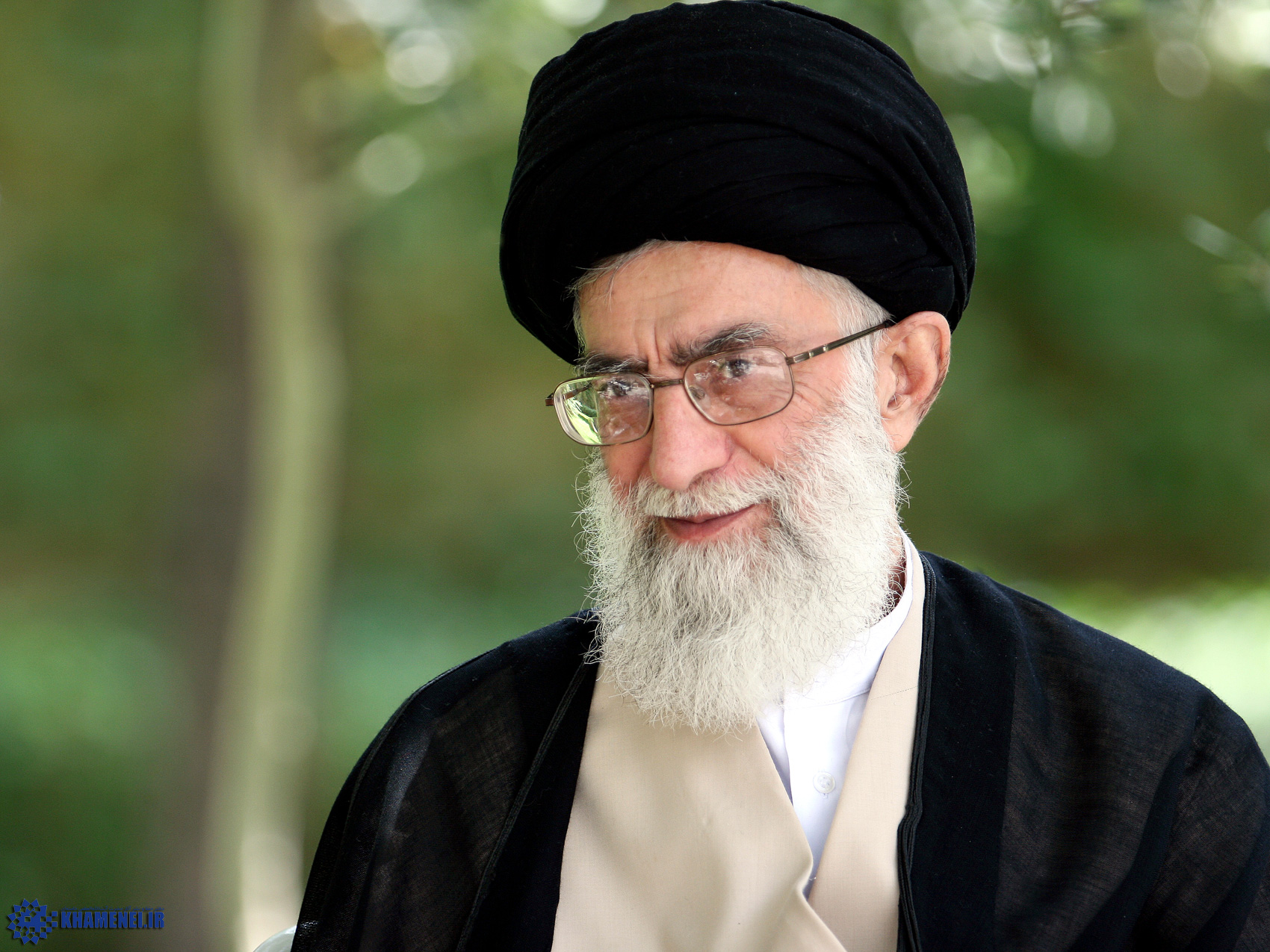 http://farsi.khamenei.ir/ndata/news/5014/B/khamenei-ghadir.jpg