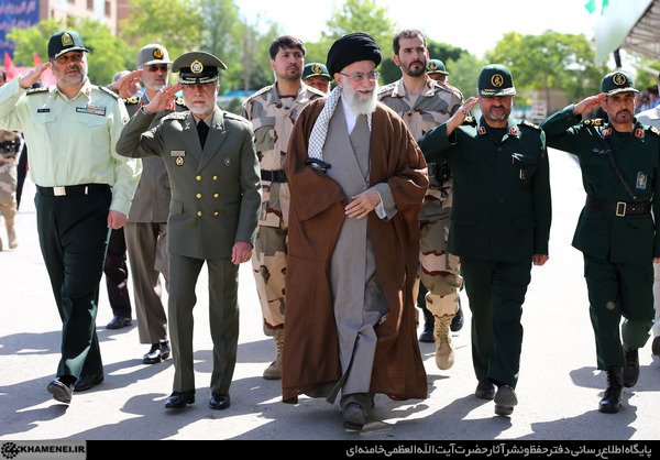 http://farsi.khamenei.ir/ndata/news/29787/C/13940230_5529787.jpg