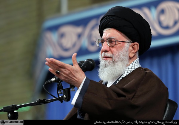 http://farsi.khamenei.ir/ndata/news/39384/C/13970125_4139384.jpg