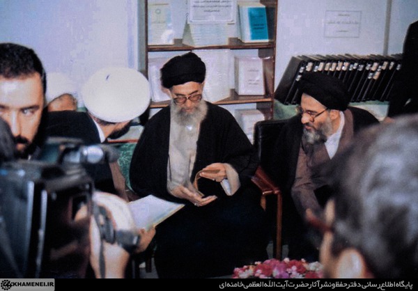 https://farsi.khamenei.ir/ndata/news/41525/C/13971110_0141525.jpg